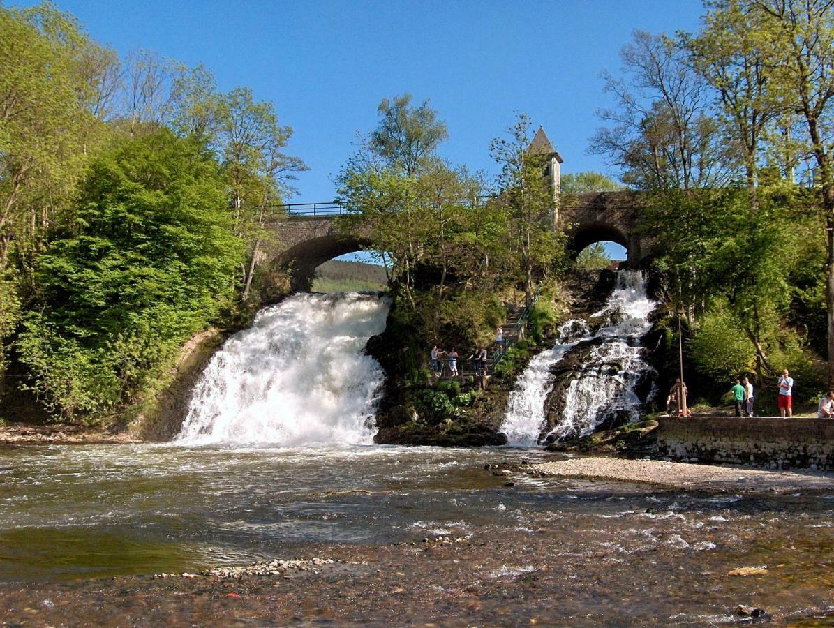 Vila Au Bord De L'Eau Trois-Ponts Exteriér fotografie